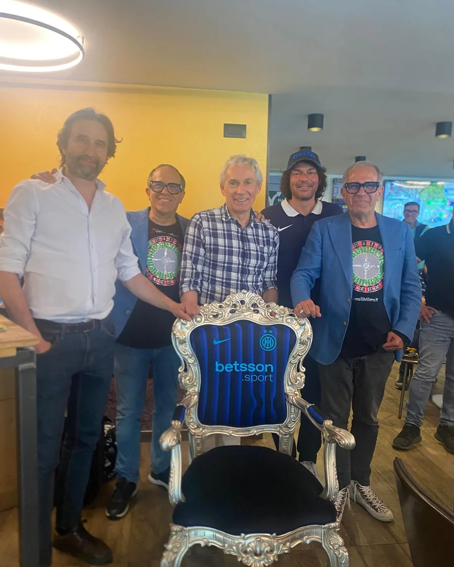 Momento dell’esperienza Troni Re e Regina