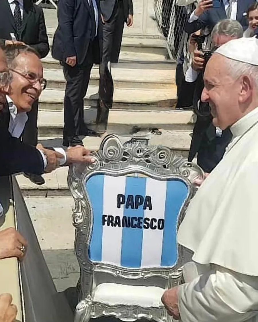 Momento dell’esperienza Troni Re e Regina